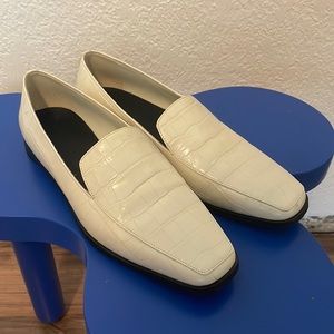 Everlane Bone Crocodile The 90s square Toe Loafer